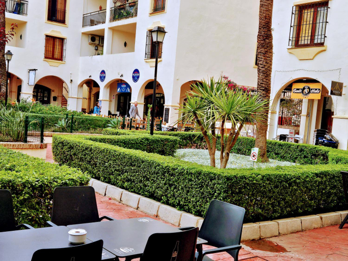 Food & Drinks 2, Detached Villa 4 bed Duquesa with Private infinity pool close to port and beach, Málaga