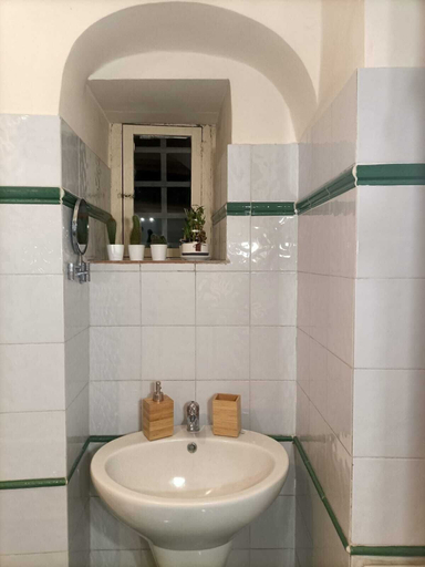 Bathroom 4, Ivana B&B, Catania