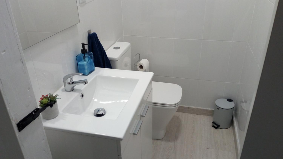 Bathroom 2, Fonte dos aloques, Pontevedra