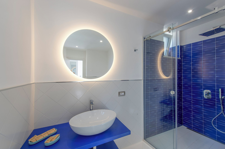 Bathroom 3, YourHome - Casa Lucente, Salerno
