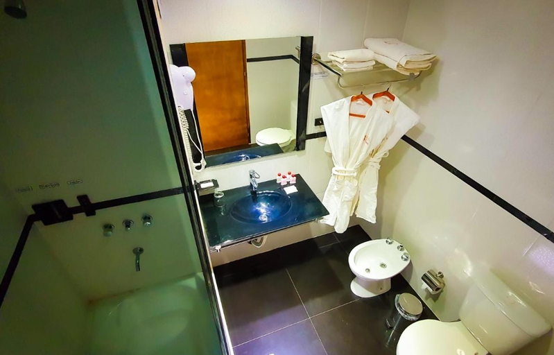 Bathroom, Austral Hotel, Cainguás