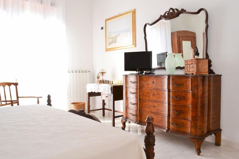 Bedroom 3, Le stanze di Cornelia, Rome
