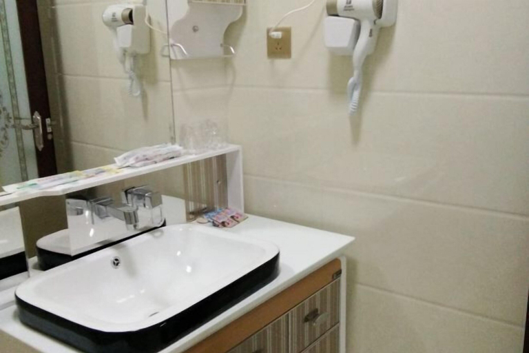 Bathroom, Lai You, Putian