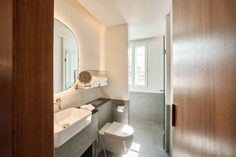 Bathroom 27