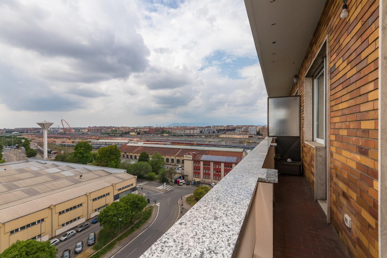 Exterior & Views 4, L'Orizzonte - Appartamento con vista sulla collina by Wonderful Italy, Torino