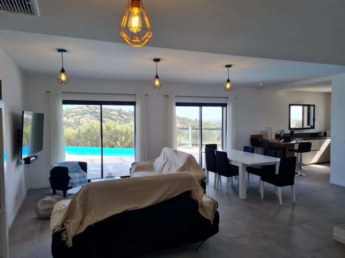 2, Villa Mekasteni, Corse-du-Sud