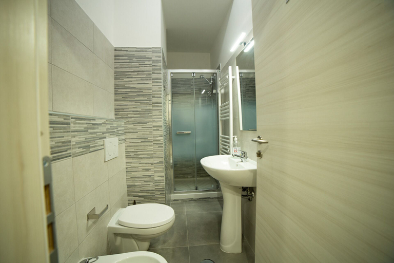 Bathroom 5, Appia Antica Guest House, Rome