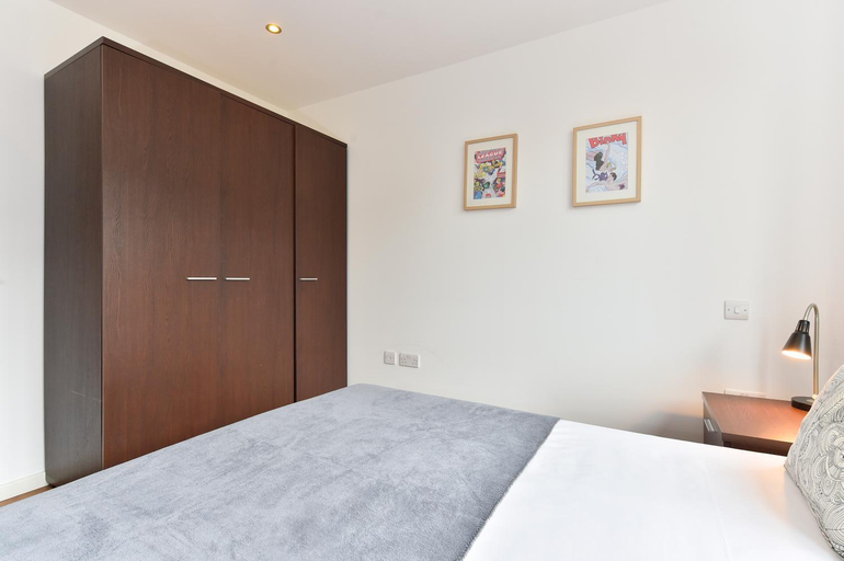 Others 5, Stays in London Bridge, London