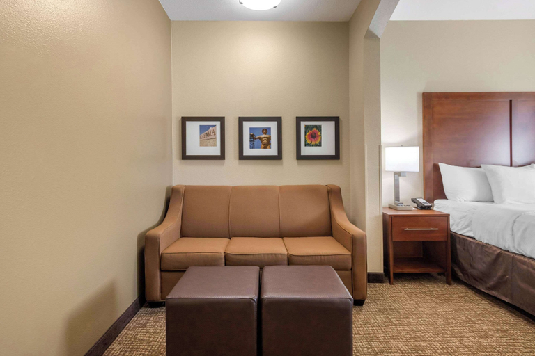 Bedroom 3, Comfort Inn & Suites Glenpool, Tulsa