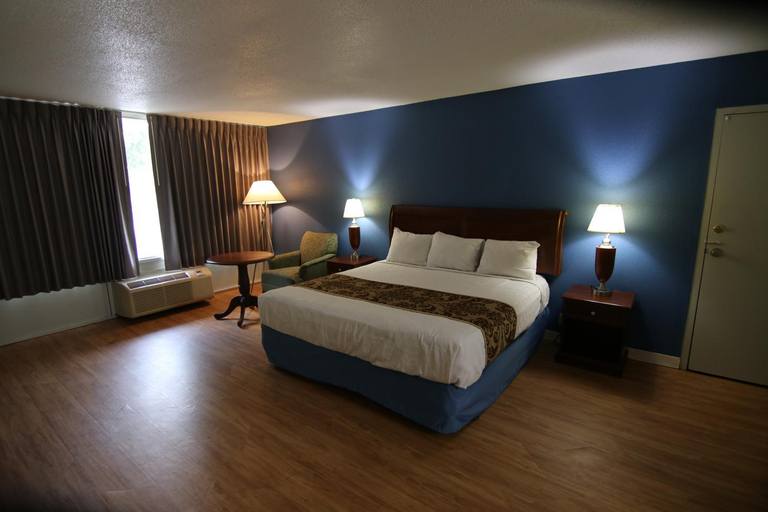 Others 4, 121 Motel Battleboro, Nash
