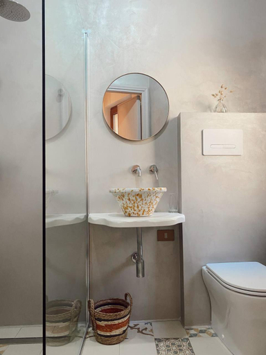 Bathroom 3, Don Nicuzzo, Trapani