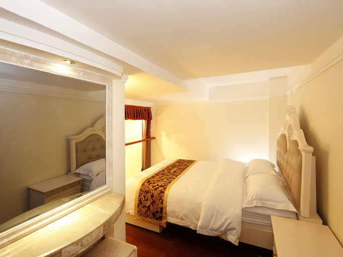 Bedroom 8