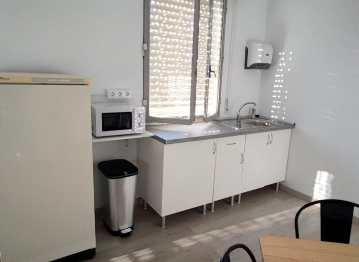 Others 5, Albergue Trabazo, Pontevedra