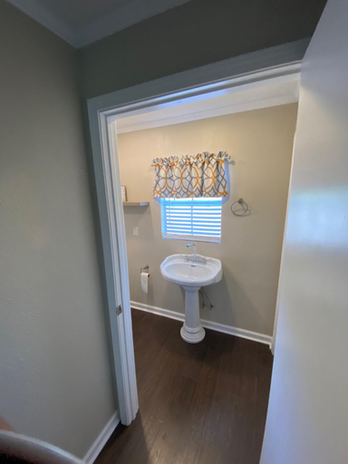 Bathroom 4, Andy Griffith Parkway Inn, Surry