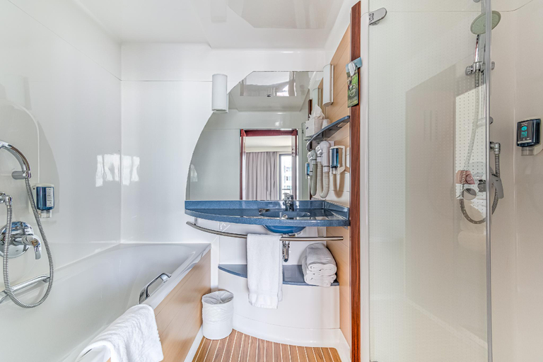 Bathroom 10