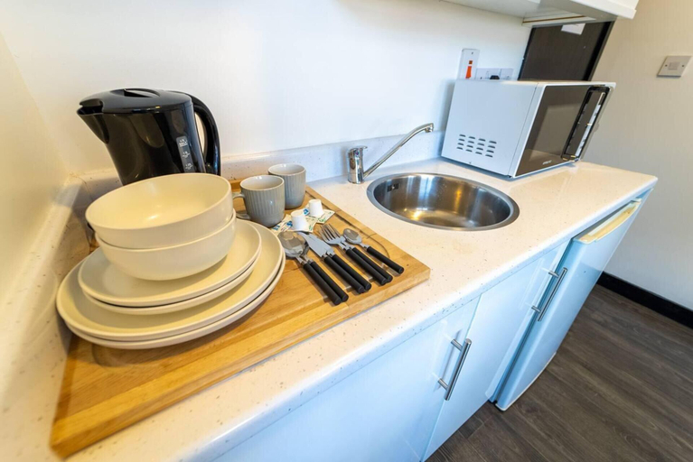 Others 5, Cosy top Floor Studio Available Near the City!, Birmingham