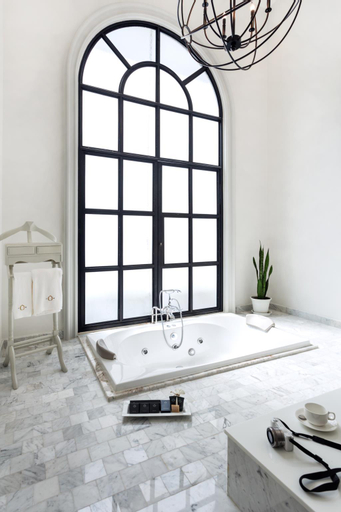Bathroom 14