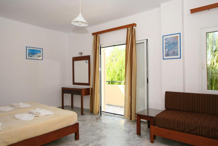 Bedroom 3, Nontas Suites, Crete