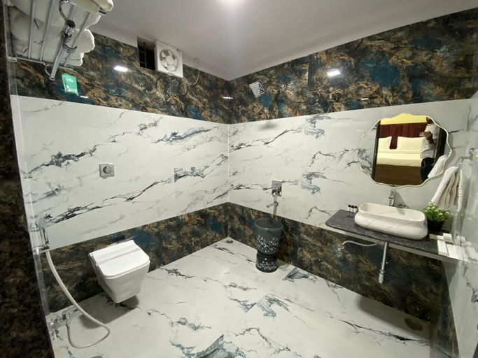 Bathroom 4, The River Park Resort, Bastar
