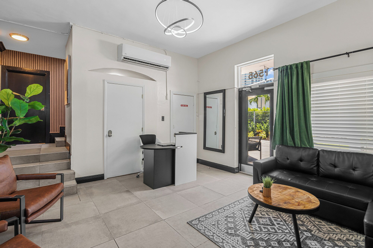 Public Area, Baybreeze Apartments by Lowkl, Miami-Dade