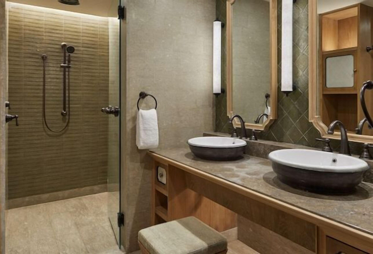 Bathroom 22