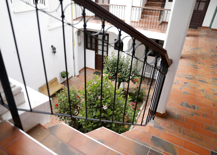 Others 2, Olala house, Oropeza