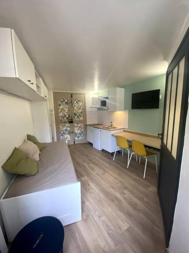 Bedroom 2, Studio en plein centre historique de perpignan, Pyrénées-Orientales