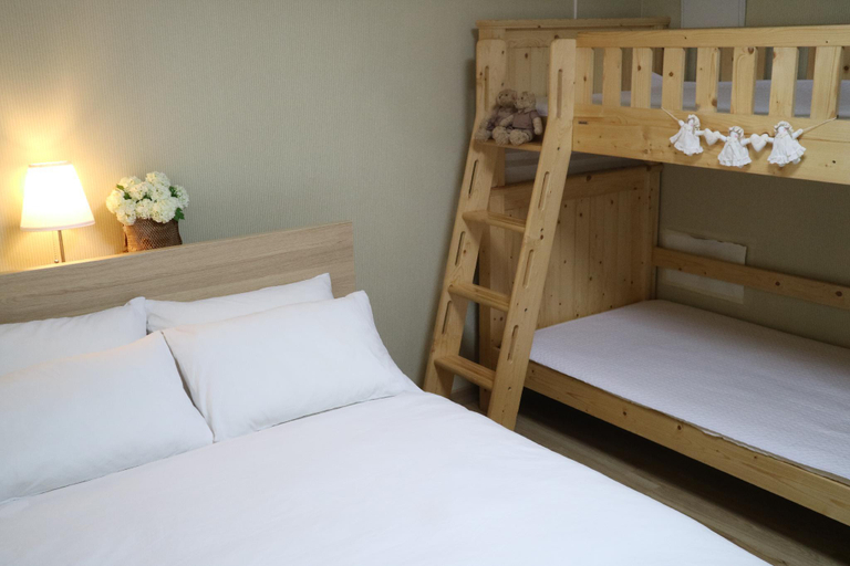 Bedroom 4, Incheon Airport Mr.Kim Guesthouse, Jung
