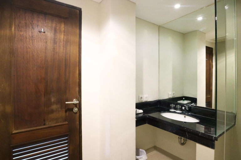 Bathroom 8