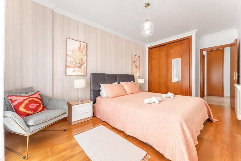 Bedroom 2, Ocean Getaway - private parking & sea view, Nazaré