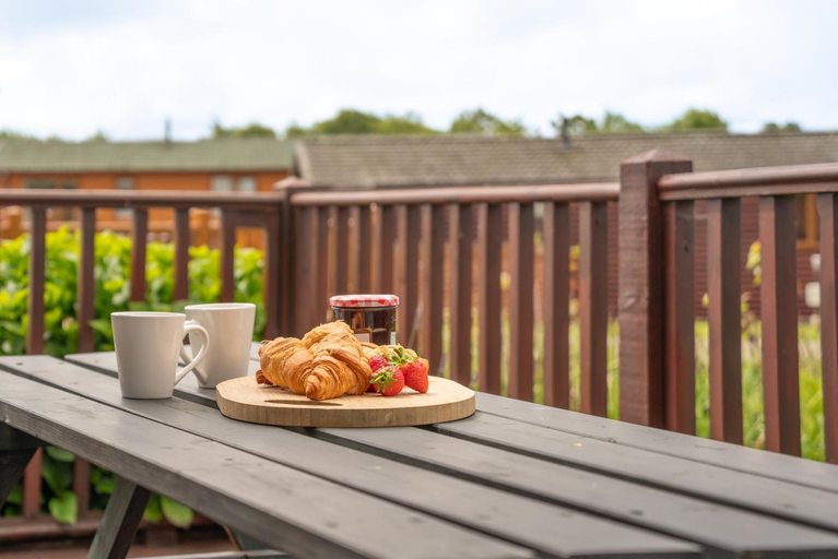 Food & Drinks, 5 Ocean View, Devon