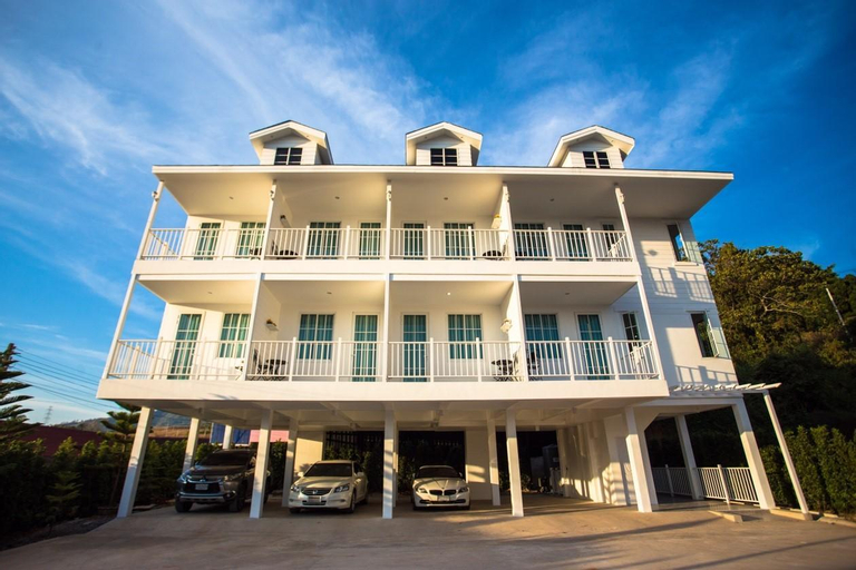 Exterior 8