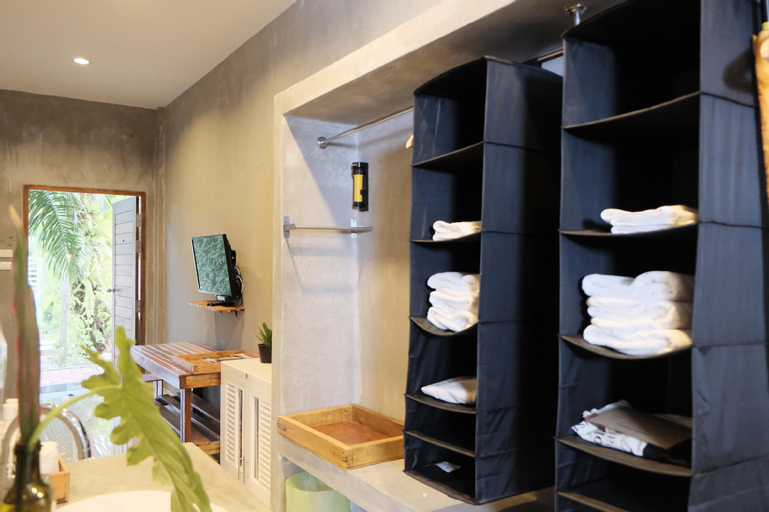 Bathroom 7