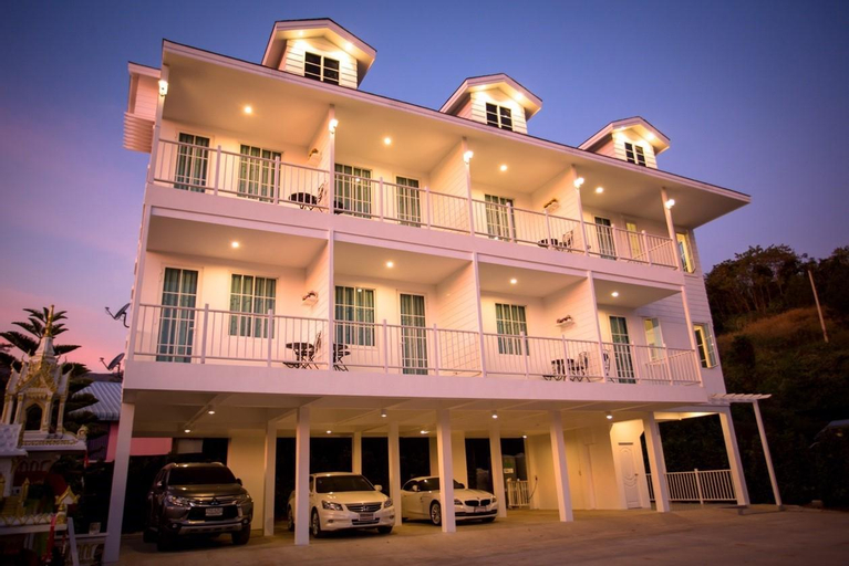 Exterior 9