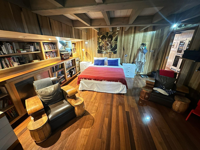 Bedroom 3, Le Sorelle, London