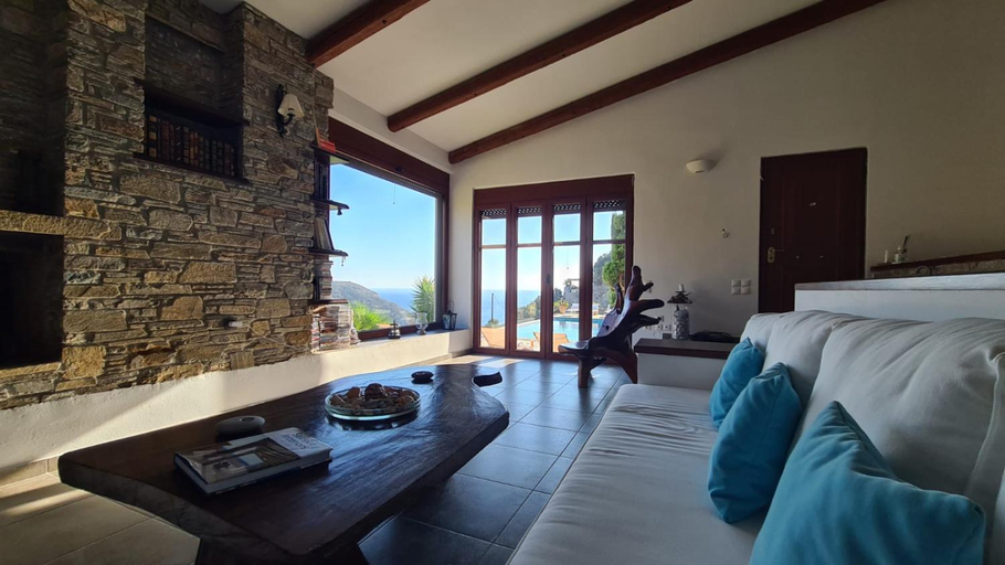 Others 3, Villa Pebbles, Central Greece