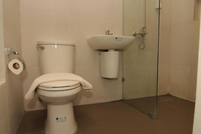 Bathroom 10
