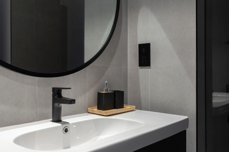 Bathroom 4, Waves - Stylish 13th-Floor Studio with Top-Notch Amenities, Dubai