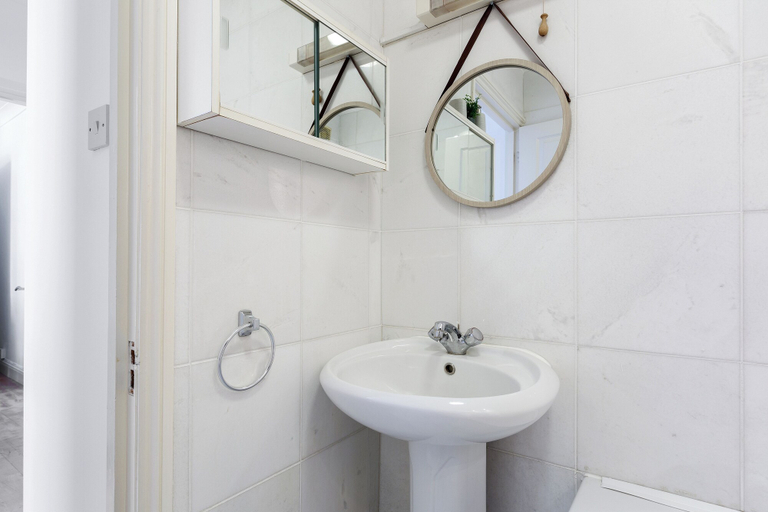 Bathroom, The Aldgate Flats, London