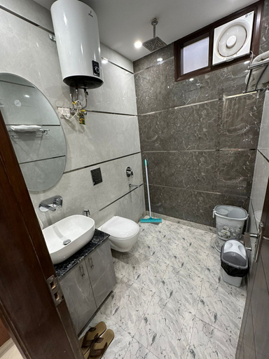 Bathroom 3, The Royal Oakes, Delhi