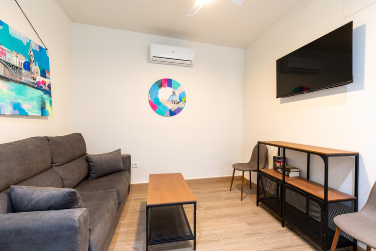 Others 3, Apartamentos Cervantes 17, Sevilla