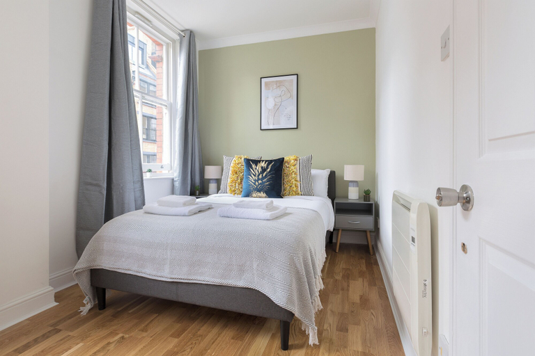 Bedroom 2, The Aldgate Flats, London