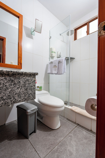 Bathroom 5, Hotel el descanso del Guia, Santa Cruz