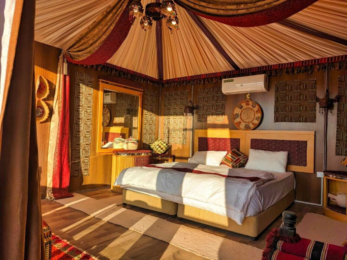 Bedroom 4, Desert Sand Camp, Quaira