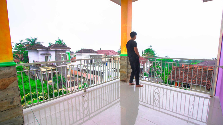Exterior & Views 4, Villa Pelangi Indah Private Pool with Montain View, Malang