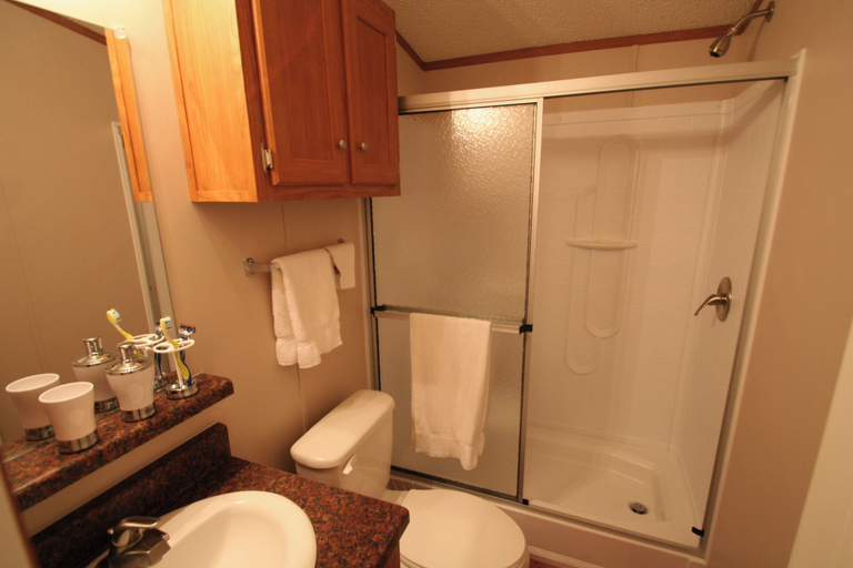 Bathroom, Eagle Ford Village Suites Dilley, Frio