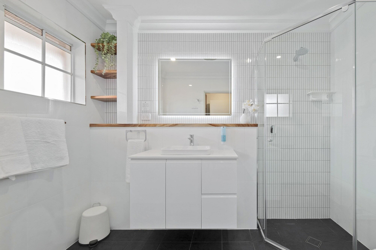 Bathroom 3, Bluegum Dubbo by Travellers, Dubbo - Pt A
