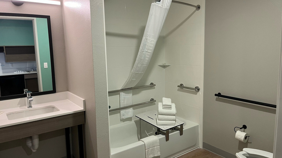 Bathroom 3, ECHO Suites Extended Stay by Wyndham Dallas Plano/Frisco, Collin