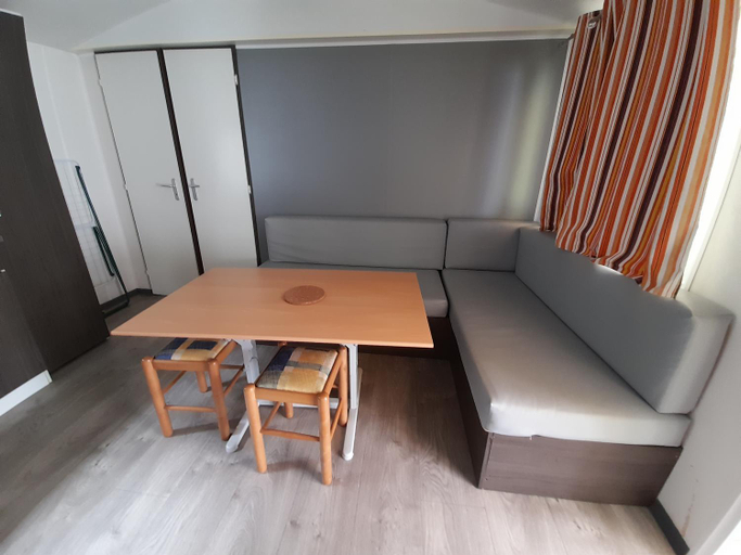 Others 4, Camping du Nizour, Charente