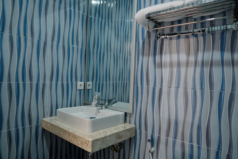 Bathroom 7